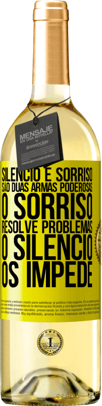 29,95 € | Vinho branco Edição WHITE Silêncio e sorriso são duas armas poderosas. O sorriso resolve problemas, o silêncio os impede Etiqueta Amarela. Etiqueta personalizável Vinho jovem Colheita 2025 Verdejo