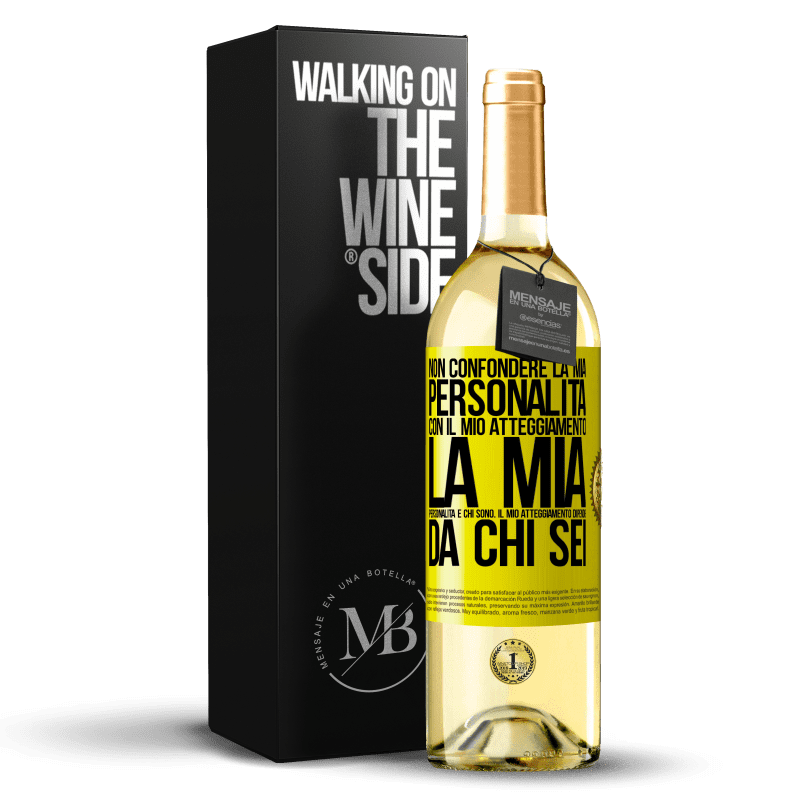 29,95 € Spedizione Gratuita | Vino bianco Edizione WHITE Non confondere la mia personalità con il mio atteggiamento. La mia personalità è chi sono. Il mio atteggiamento dipende da Etichetta Gialla. Etichetta personalizzabile Vino giovane Raccogliere 2024 Verdejo