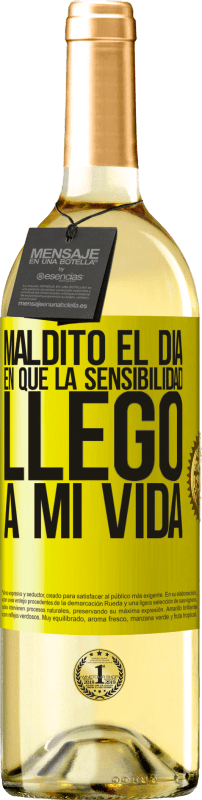29,95 € | Vino Blanco Edición WHITE Maldito el día en que la sensibilidad llegó a mi vida Etiqueta Amarilla. Etiqueta personalizable Vino joven Cosecha 2023 Verdejo