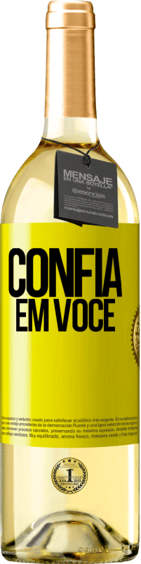 29,95 € Envio grátis | Vinho branco Edição WHITE Confia em você Etiqueta Amarela. Etiqueta personalizável Vinho jovem Colheita 2025 Verdejo