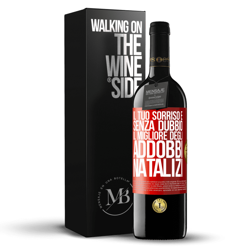 39,95 € Spedizione Gratuita | Vino rosso Edizione RED MBE Riserva Il tuo sorriso è, senza dubbio, il migliore degli addobbi natalizi Etichetta Rossa. Etichetta personalizzabile Riserva 12 Mesi Raccogliere 2015 Tempranillo