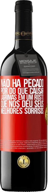 Envio grátis | Vinho tinto Edição RED MBE Reserva Não há pecado pior do que causar lágrimas em um rosto que nos deu seus melhores sorrisos Etiqueta Vermelha. Etiqueta personalizável Reserva 12 Meses Colheita 2014 Tempranillo