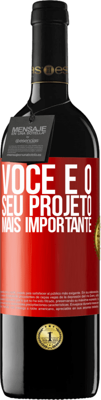 39,95 € Envio grátis | Vinho tinto Edição RED MBE Reserva Você é o seu projeto mais importante Etiqueta Vermelha. Etiqueta personalizável Reserva 12 Meses Colheita 2015 Tempranillo