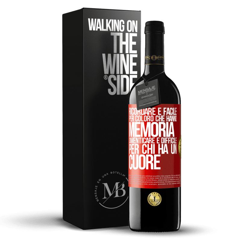 39,95 € Spedizione Gratuita | Vino rosso Edizione RED MBE Riserva Ricordare è facile per coloro che hanno memoria. Dimenticare è difficile per chi ha un cuore Etichetta Rossa. Etichetta personalizzabile Riserva 12 Mesi Raccogliere 2015 Tempranillo