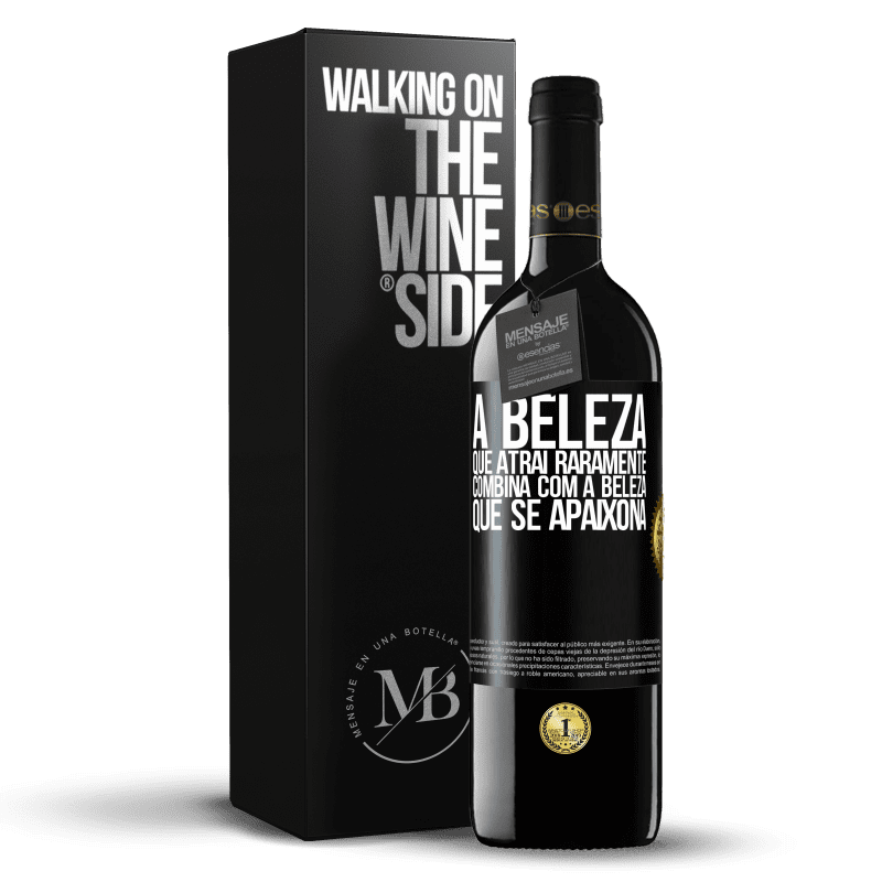 39,95 € Envio grátis | Vinho tinto Edição RED MBE Reserva A beleza que atrai raramente combina com a beleza que se apaixona Etiqueta Preta. Etiqueta personalizável Reserva 12 Meses Colheita 2015 Tempranillo