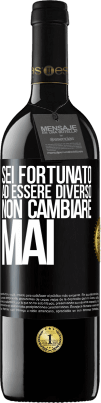 39,95 € | Vino rosso Edizione RED MBE Riserva Sei fortunato ad essere diverso. Non cambiare mai Etichetta Nera. Etichetta personalizzabile Riserva 12 Mesi Raccogliere 2015 Tempranillo