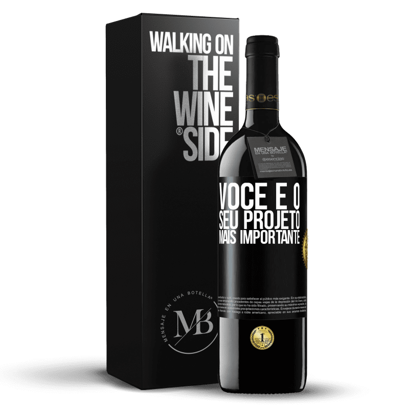 39,95 € Envio grátis | Vinho tinto Edição RED MBE Reserva Você é o seu projeto mais importante Etiqueta Preta. Etiqueta personalizável Reserva 12 Meses Colheita 2015 Tempranillo