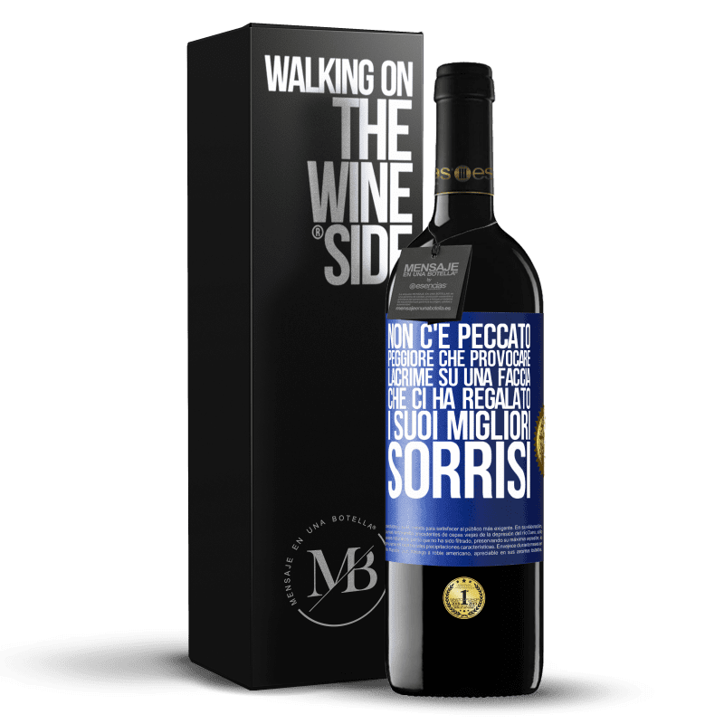 39,95 € Spedizione Gratuita | Vino rosso Edizione RED MBE Riserva Non c'è peccato peggiore che provocare lacrime su una faccia che ci ha regalato i suoi migliori sorrisi Etichetta Blu. Etichetta personalizzabile Riserva 12 Mesi Raccogliere 2016 Tempranillo