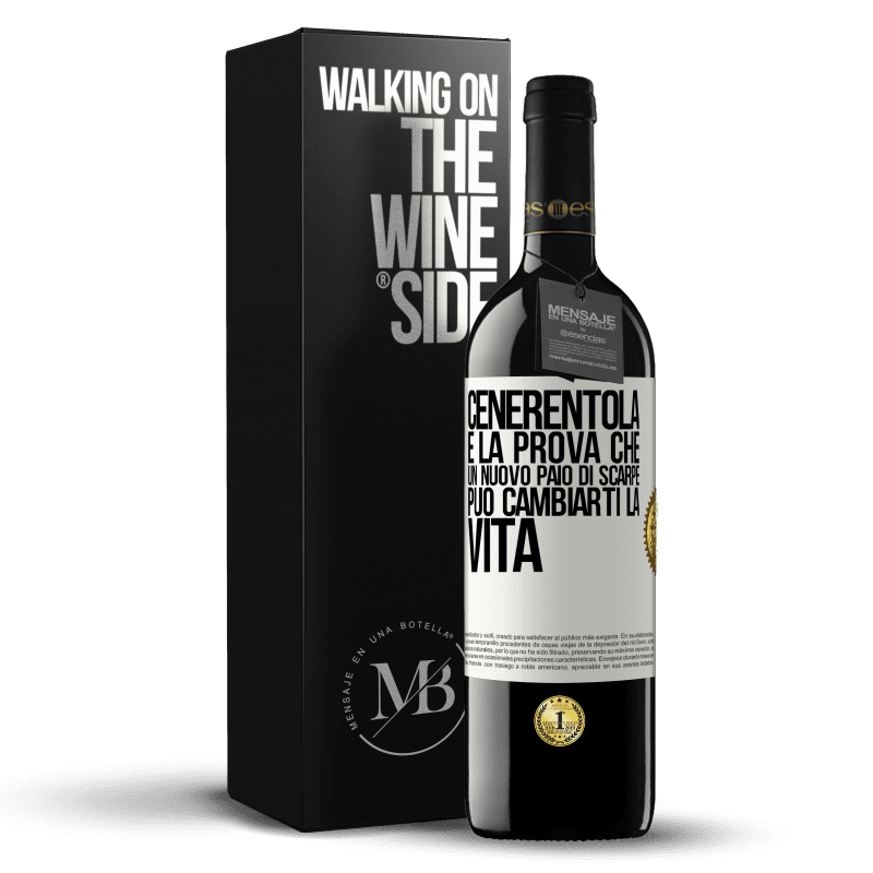 39,95 € Spedizione Gratuita | Vino rosso Edizione RED MBE Riserva Cenerentola è la prova che un nuovo paio di scarpe può cambiarti la vita Etichetta Bianca. Etichetta personalizzabile Riserva 12 Mesi Raccogliere 2016 Tempranillo