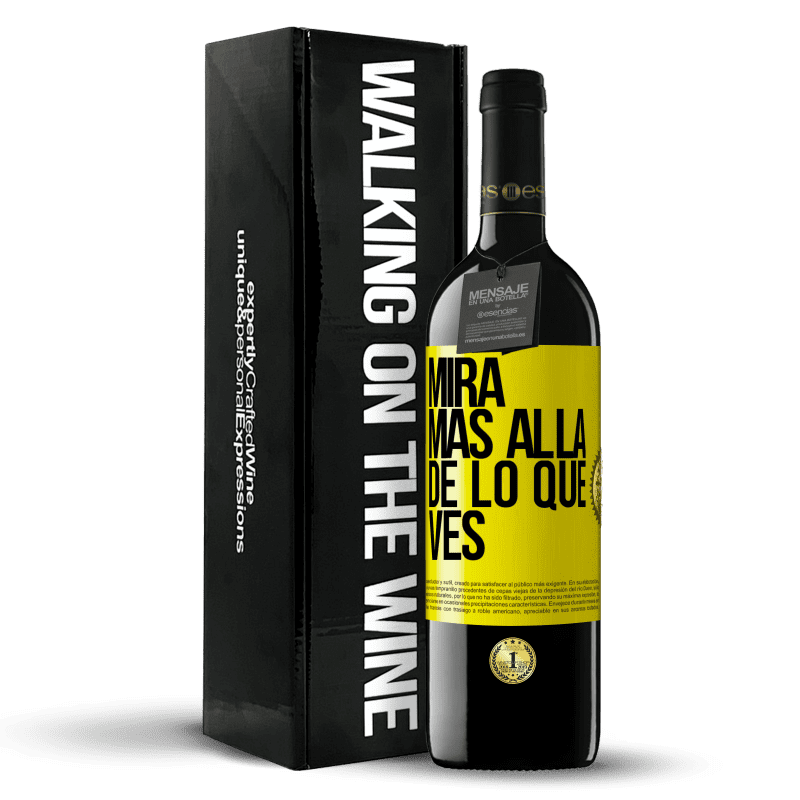 39,95 € Envío gratis | Vino Tinto Edición RED MBE Reserva Mira más allá de lo que ves Etiqueta Amarilla. Etiqueta personalizable Reserva 12 Meses Cosecha 2015 Tempranillo