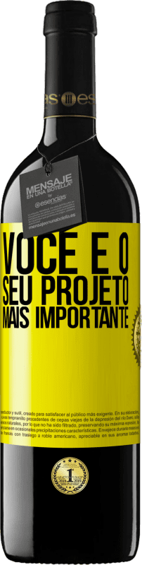 39,95 € Envio grátis | Vinho tinto Edição RED MBE Reserva Você é o seu projeto mais importante Etiqueta Amarela. Etiqueta personalizável Reserva 12 Meses Colheita 2016 Tempranillo