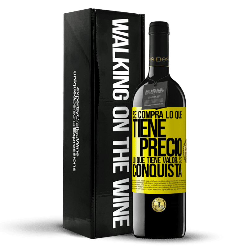 39,95 € Envío gratis | Vino Tinto Edición RED MBE Reserva Se compra lo que tiene precio. Lo que tiene valor, se conquista Etiqueta Amarilla. Etiqueta personalizable Reserva 12 Meses Cosecha 2016 Tempranillo