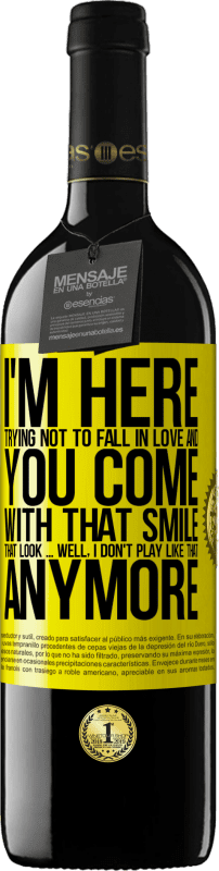 39,95 € 免费送货 | 红酒 RED版 MBE 预订 我在这里努力不坠入爱河，而你让我带着微笑，那种表情……好吧，我不再那样玩了 黄色标签. 可自定义的标签 预订 12 个月 收成 2016 Tempranillo