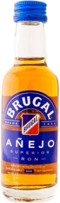 Ром Brugal Añejo Superior миниатюрная бутылка 5 cl