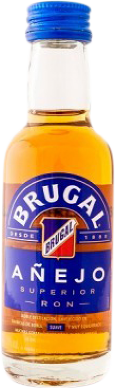 4,95 € Envio grátis | Rum Brugal Añejo Superior Garrafa Miniatura 5 cl