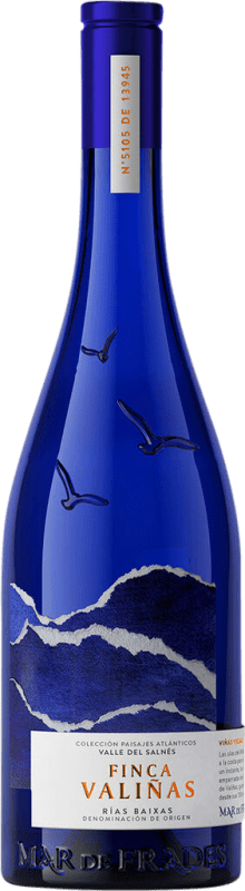 37,95 € Spedizione Gratuita | Vino Bianco Mar de Frades Finca Valiñas Crianza — Invecchiato in Botte D.O. Rías Baixas