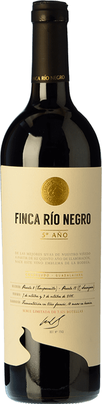 Free Shipping | Red wine Finca Río Negro 5º Año I.G.P. Vino de la Tierra de Castilla Castilla la Mancha Spain Tempranillo, Cabernet Sauvignon 75 cl
