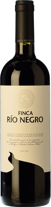 Free Shipping | Red wine Finca Río Negro I.G.P. Vino de la Tierra de Castilla Castilla la Mancha Spain Tempranillo, Merlot, Syrah, Cabernet Sauvignon 75 cl