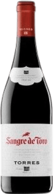 Spedizione Gratuita | Scatola da 12 unità Vino Rosso Torres Sangre de Toro D.O. Penedès Catalogna Spagna Garnacha — Grenache, Cariñena — Carignano Mezza Bottiglia 37 cl