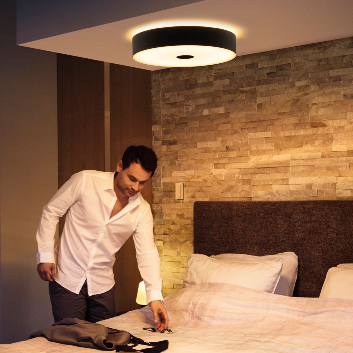 171,95 € Free Shipping | Ceiling lamp Philips Fair 33.5W 44×44 cm. Integrated LED. Bluetooth control with Smartphone Application. Includes wireless switch