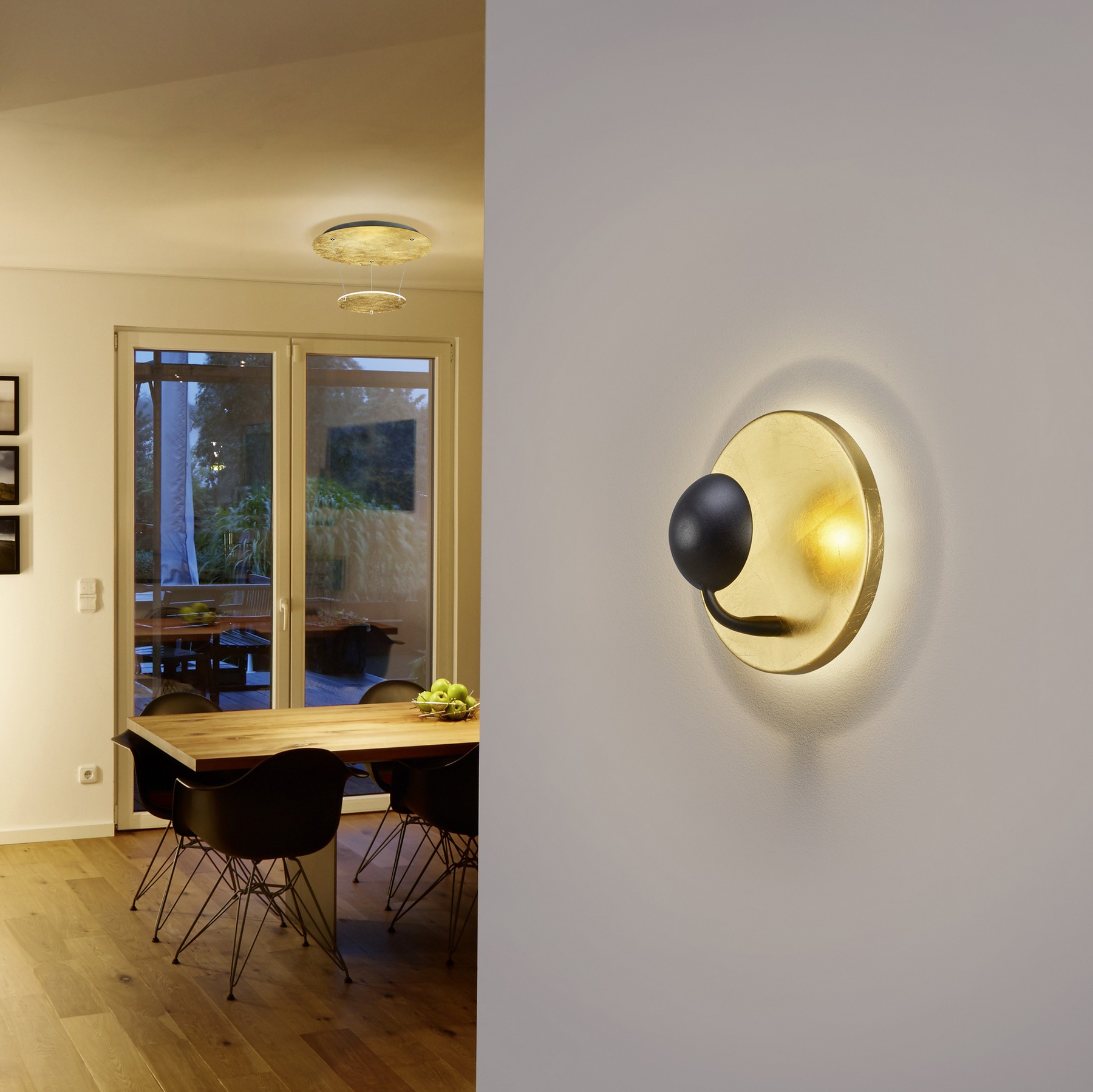 68,95 € Envío gratis | Aplique de pared interior Trio Aurora 3.2W 3000K Luz cálida. Ø 20 cm. LED integrado Metal. Color dorado