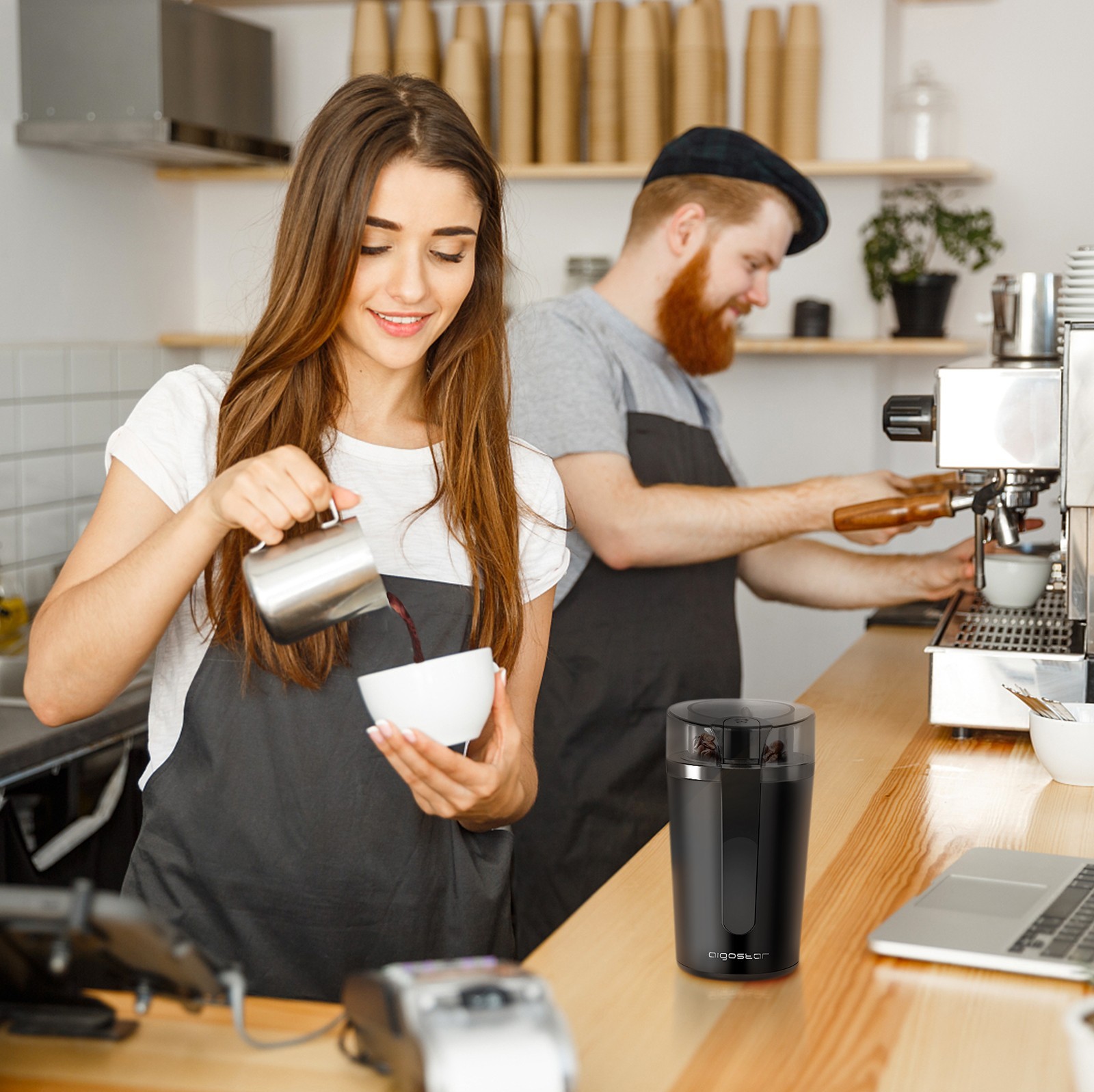 13,95 € Envío gratis | Electrodoméstico de cocina Aigostar 200W 18×10 cm. Moledor de café Abs y acero inoxidable. Color negro