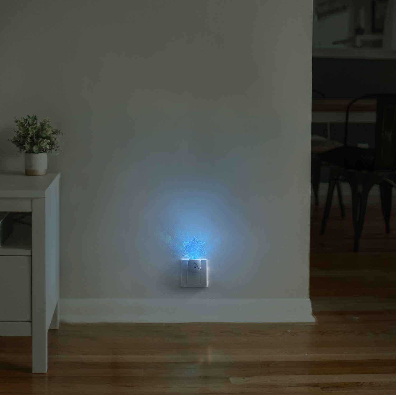 14,95 € Envoi gratuit | Boîte de 5 unités Veilleuse Aigostar 0.6W 11×6 cm. Veilleuse LED avec capteur. RVB multicolore Couleur blanc