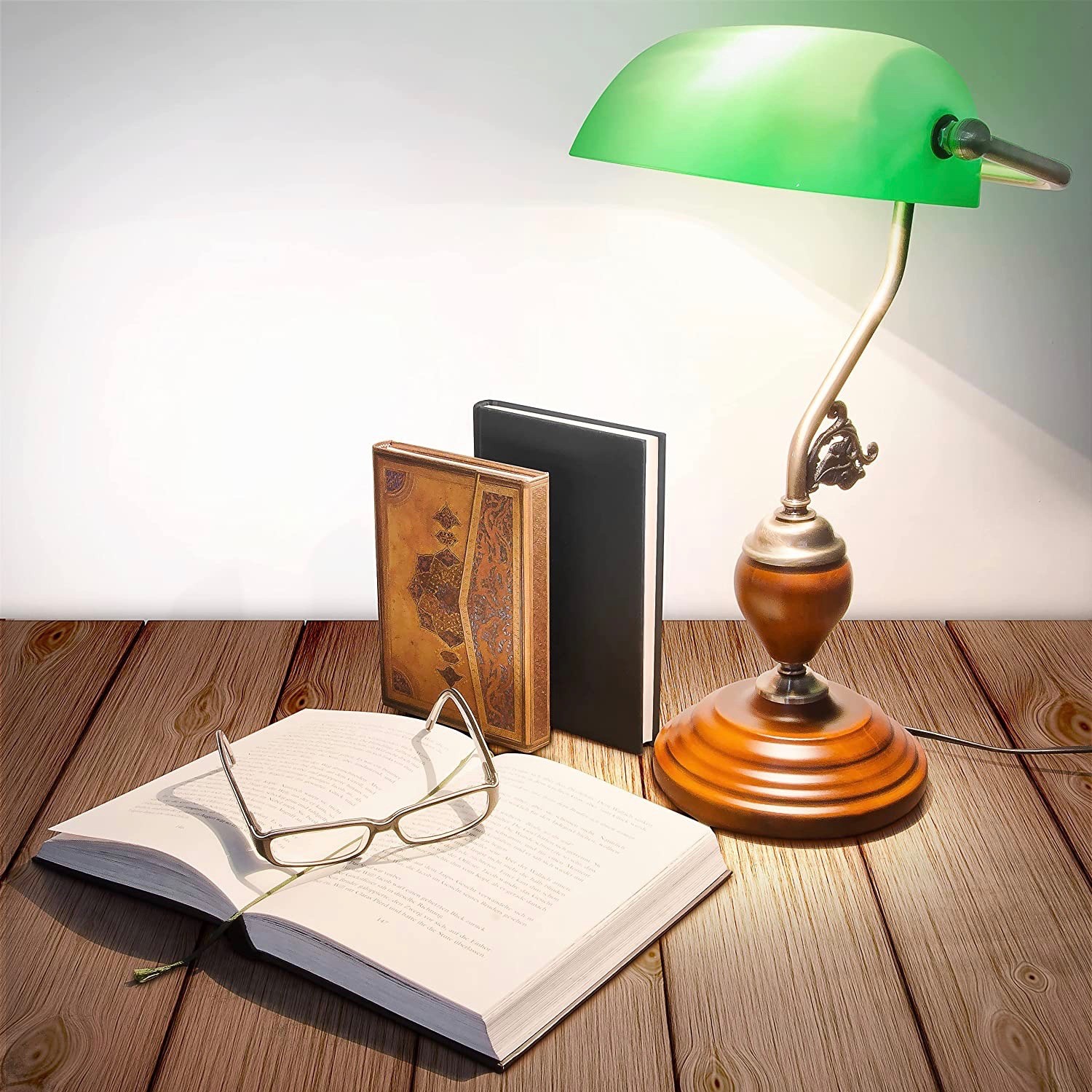 73,95 € Free Shipping | Desk lamp 40W 43×16 cm. Wood and glass. Green Color